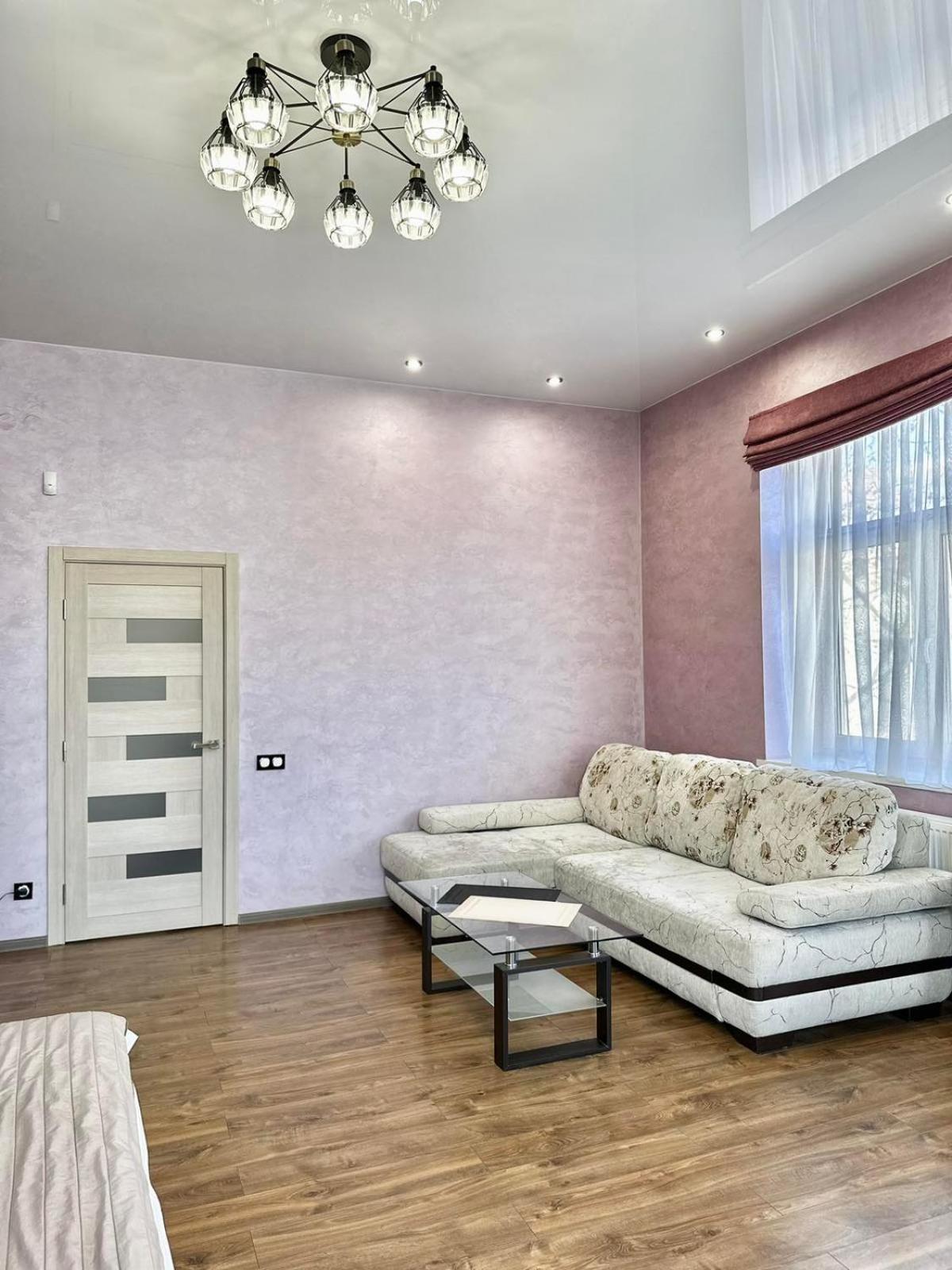 Appartement Аpartment З Балконом Жд Вокзал, Центр à Lviv Extérieur photo